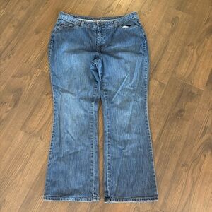 Plus Size St. John's Bay Women's Jeans in Denim Blue Size 18W